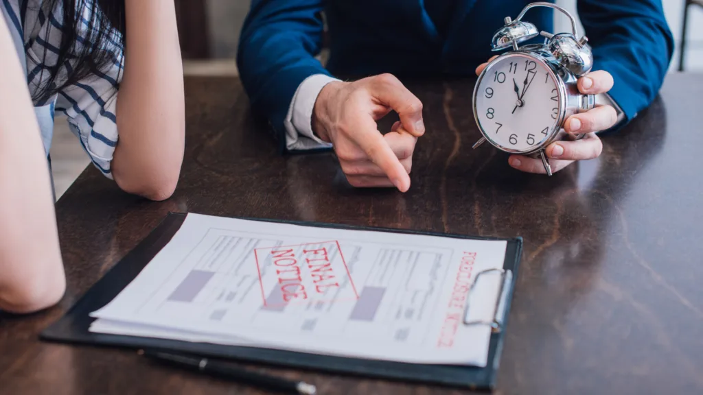 Don't Risk Foreclosure: Seek out Assitance on a Short Sale 6 Foreclosure risk